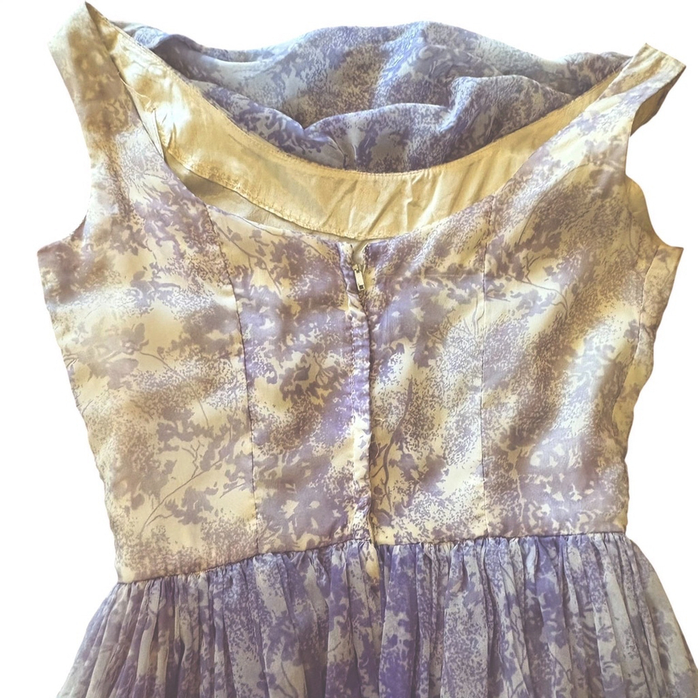 Vintage 1950s Floral Fit and Flare Dress Purple White Extra Small - Picture 8 of 12